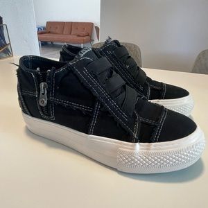 Blowfish wedge shoes